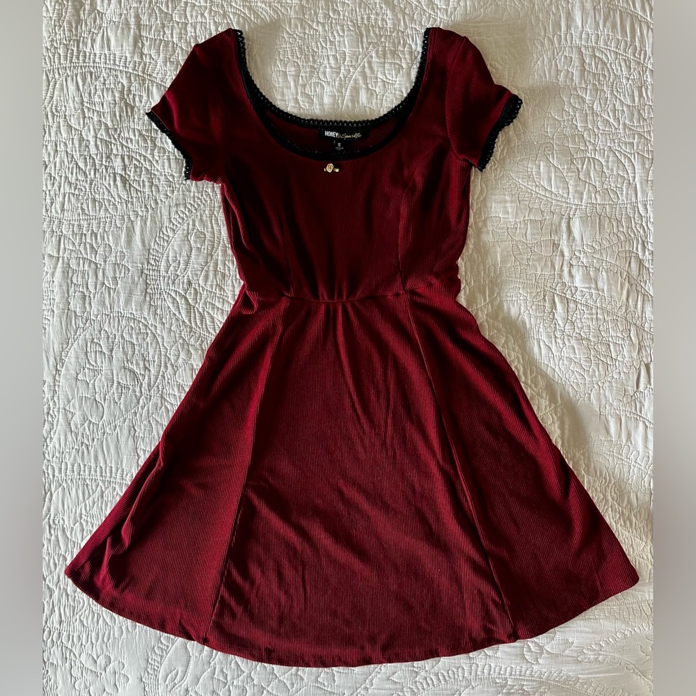 Cute Mini Dress w/ Scoop Neck